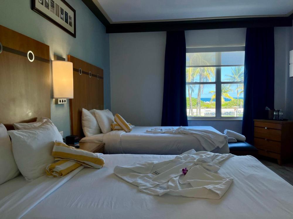 Room with Two Double Beds/ Oceanfront, Non-Smoking interior